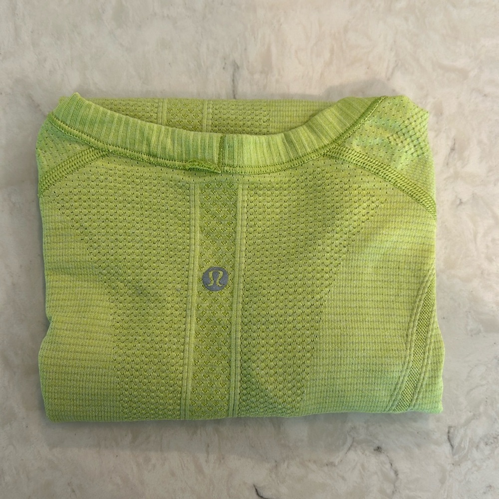 Lululemon athletica swiftly tech Neon Green Size 6 Great Condition